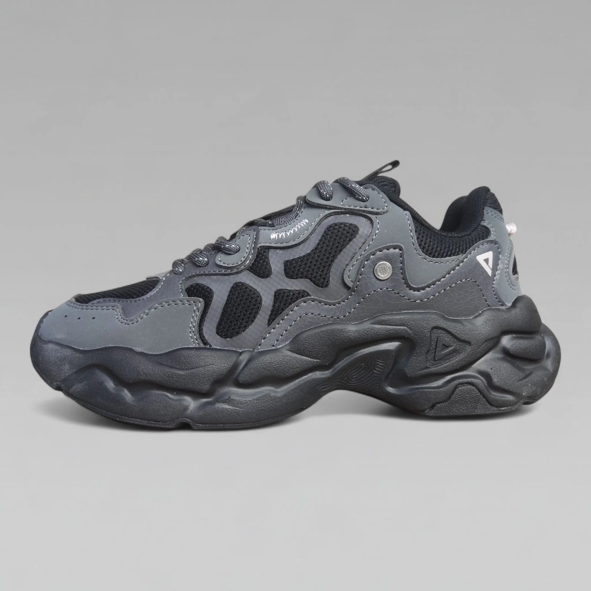 Peak Women Taichi Retro Casual Shoes Dark Grey Black