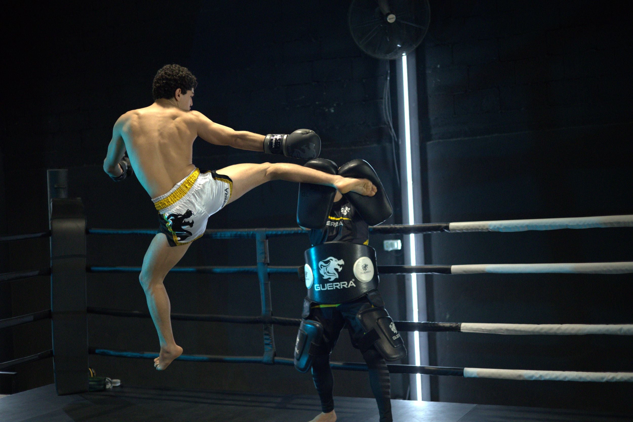 Guerra Muay Thai Shorts Unisex