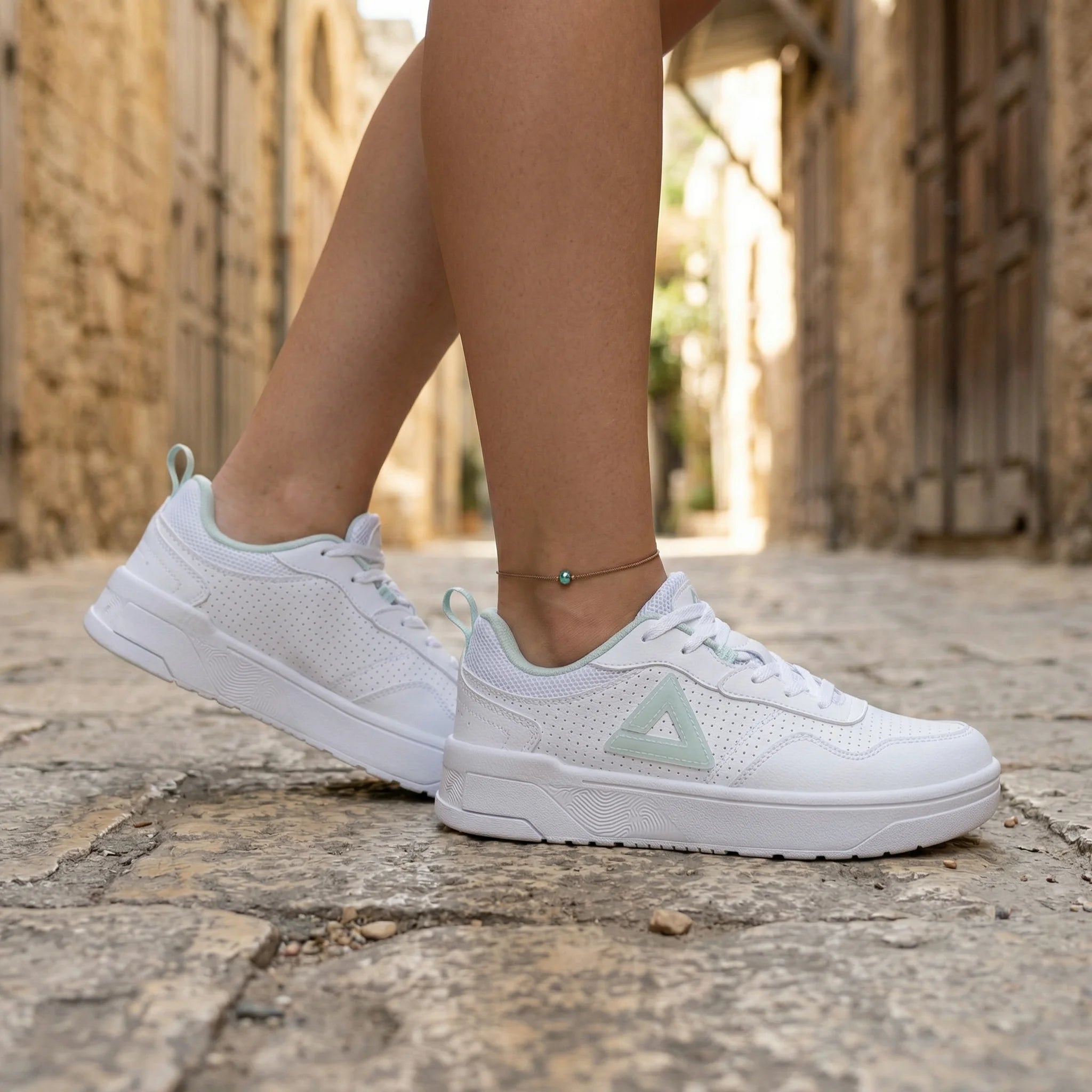 Peak Women Taichi "Court Motion" Culture Classic Casual Shoes White Lt.Green
