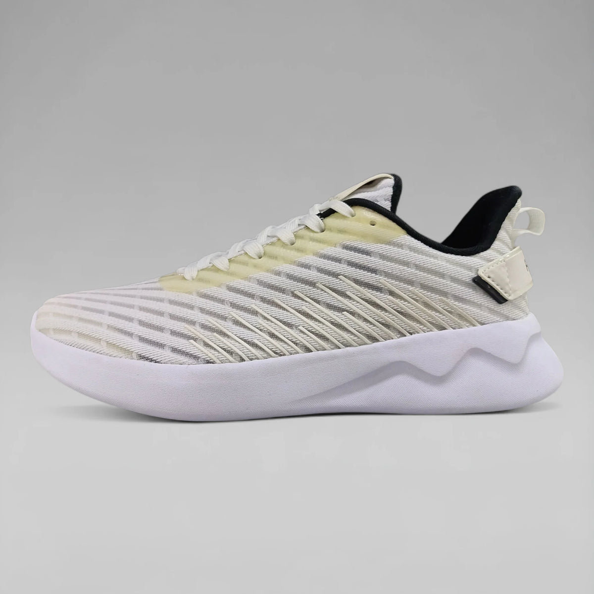 Peak Women Walking Shoes White EW02948E