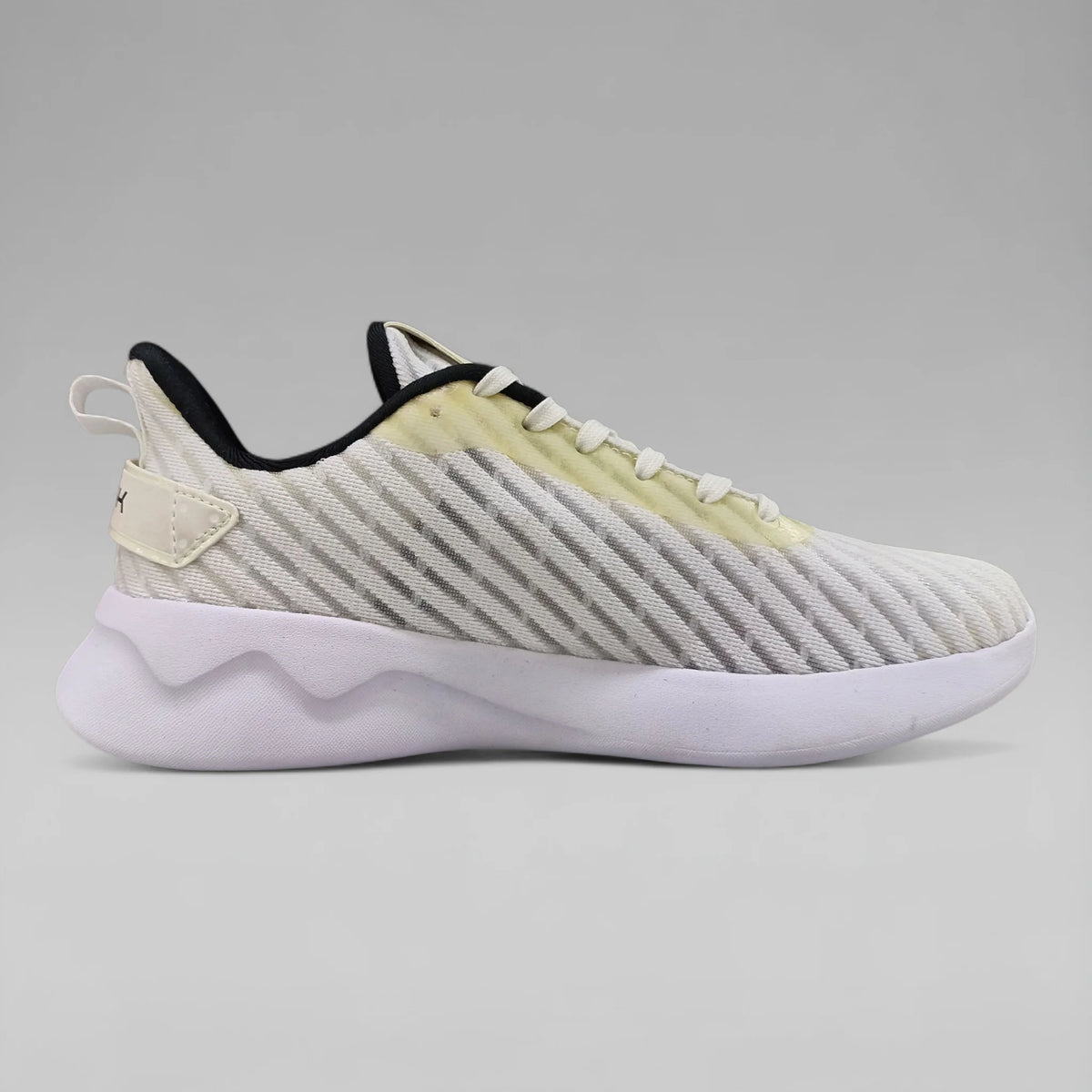 Peak Women Walking Shoes White EW02948E